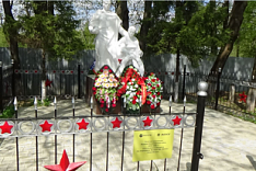 Памятник героям Великой Отечественной войны (братская могила). Г. Москва, ТиНАО, пос. Кленовское.  